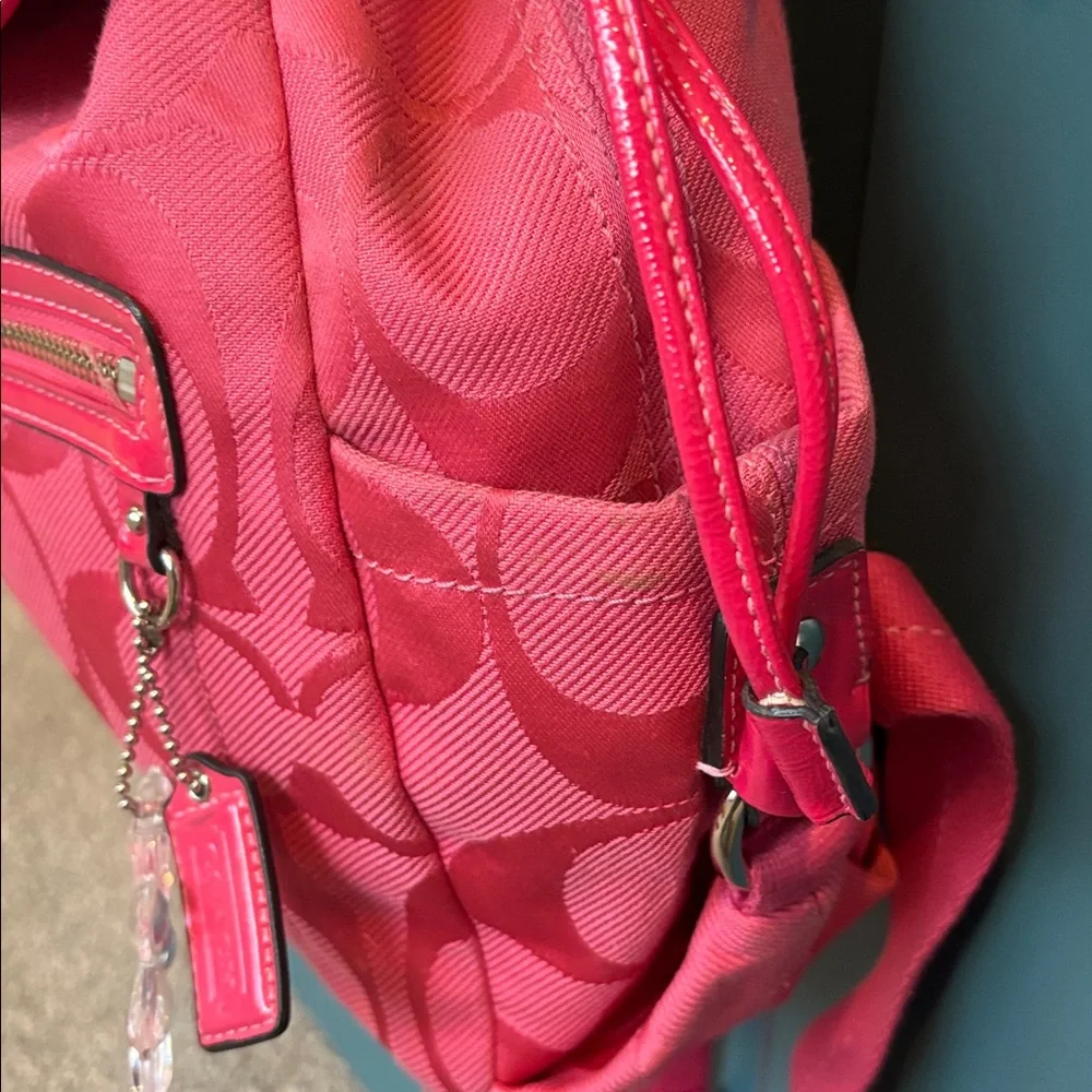 Coach Kyra Signature Backpack in Hibiscus F16548 with charm - Picture 4 of 15